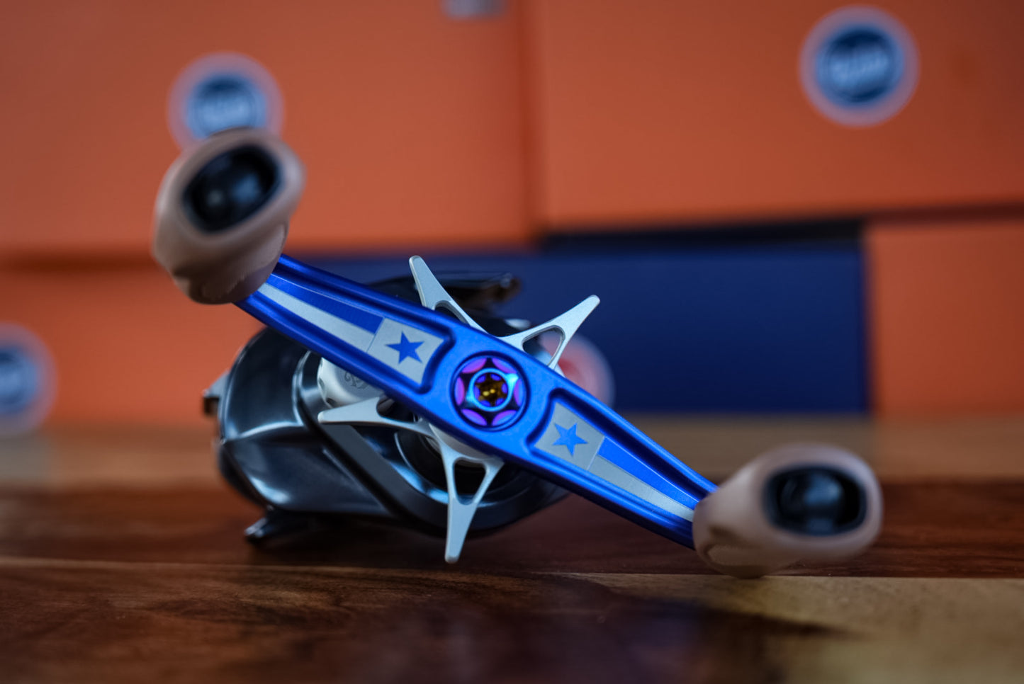 Bates ⚔️ Truchador SaltyHundo Baitcaster Reel - Lone Star- Right