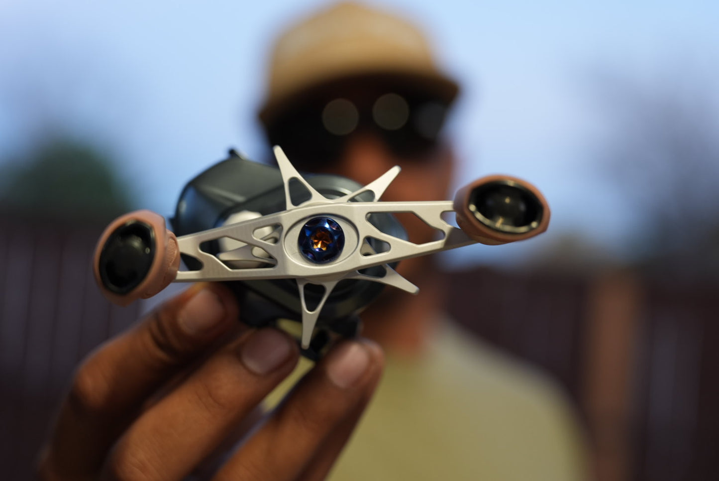 Bates ⚔️ Truchador SaltyHundo Baitcaster Reel - Right