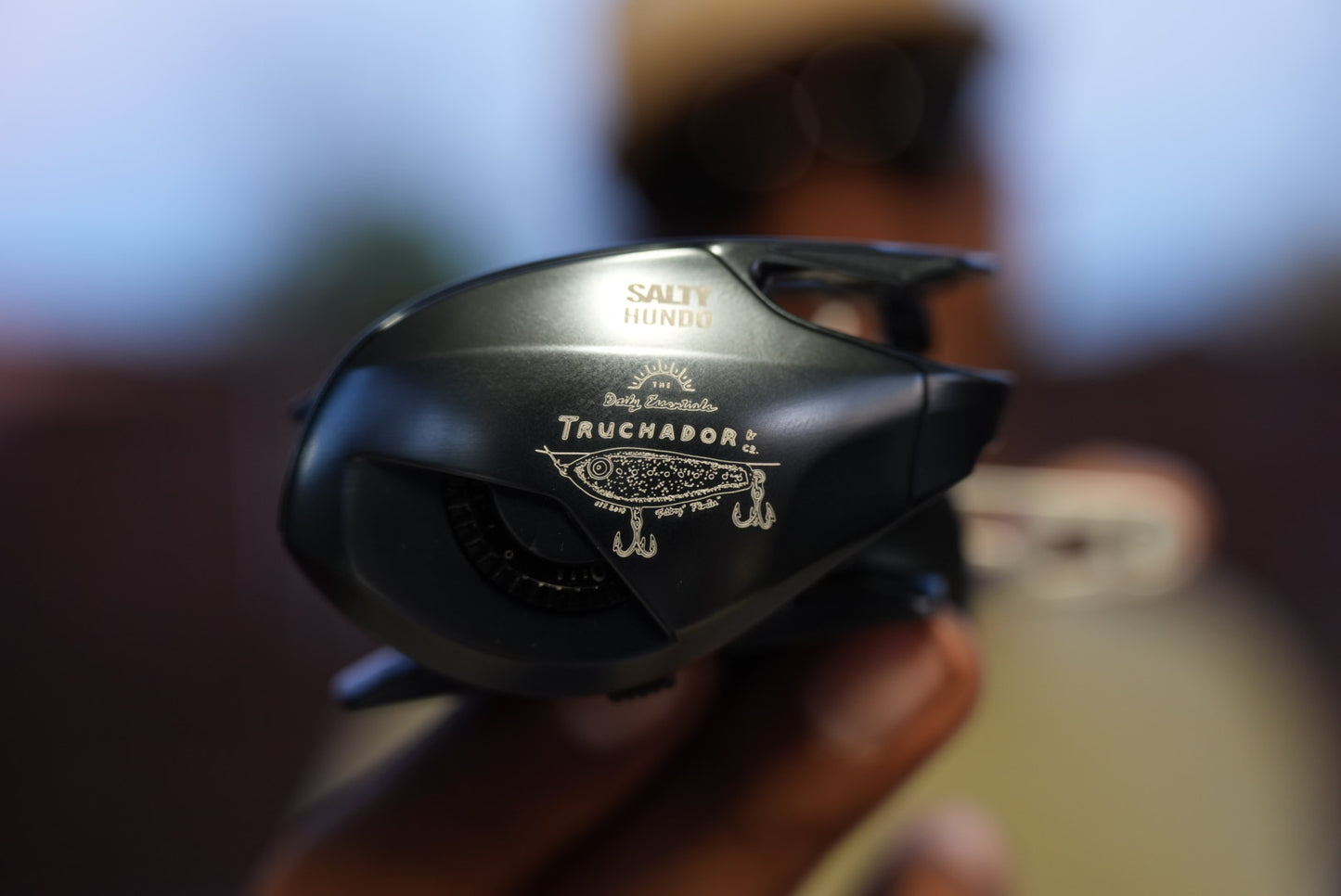 Bates ⚔️ Truchador SaltyHundo Baitcaster Reel - Right