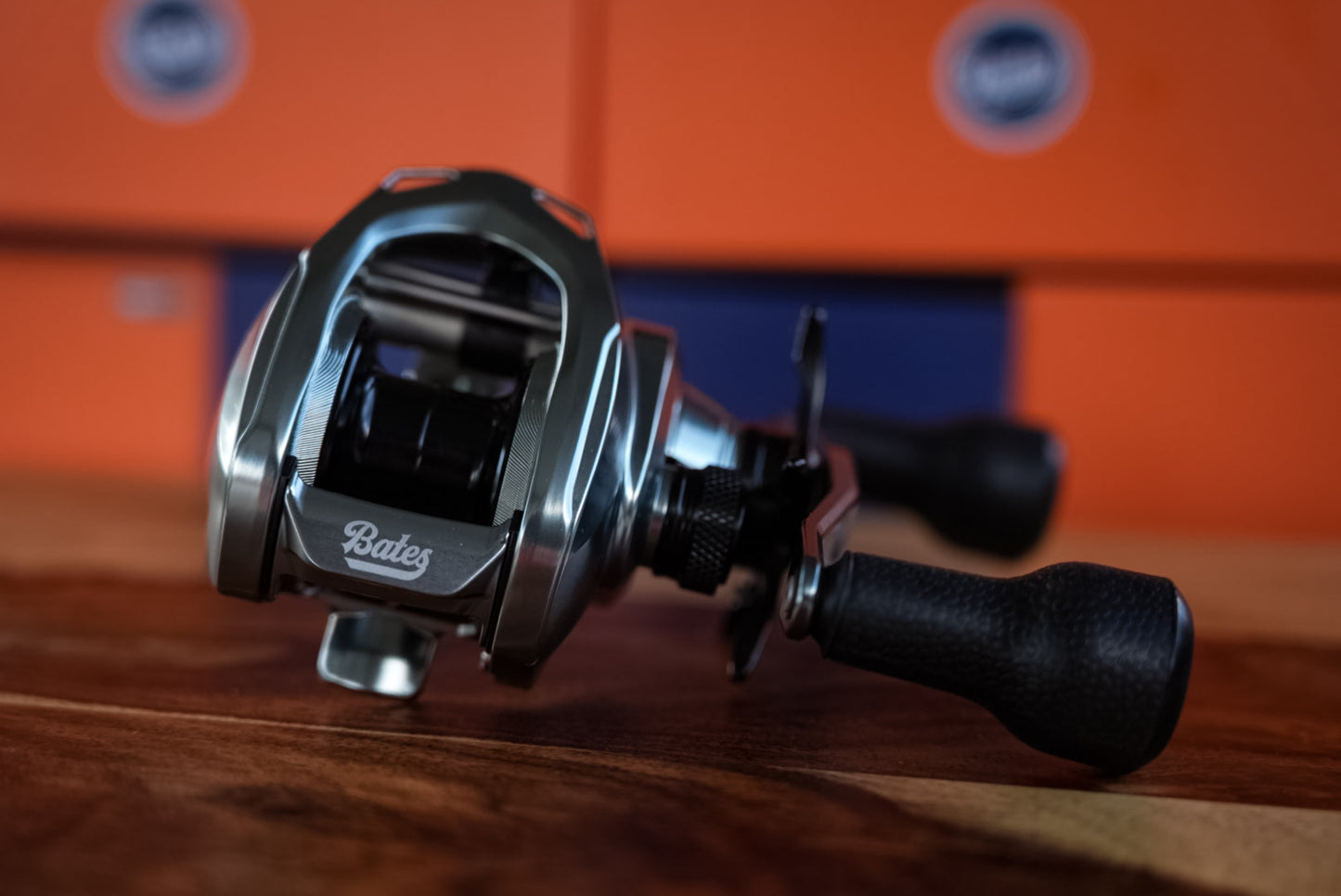 Bates ⚔️ Truchador SaltyHundo Baitcaster Reel - Chrome- Right