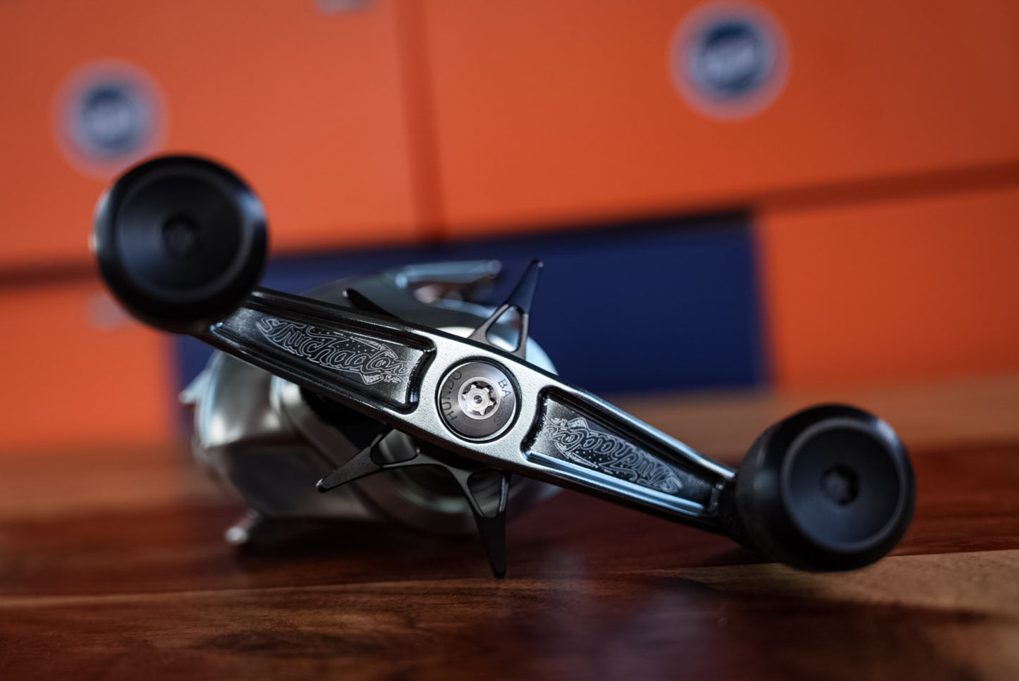 Bates ⚔️ Truchador SaltyHundo Baitcaster Reel - Chrome- Right