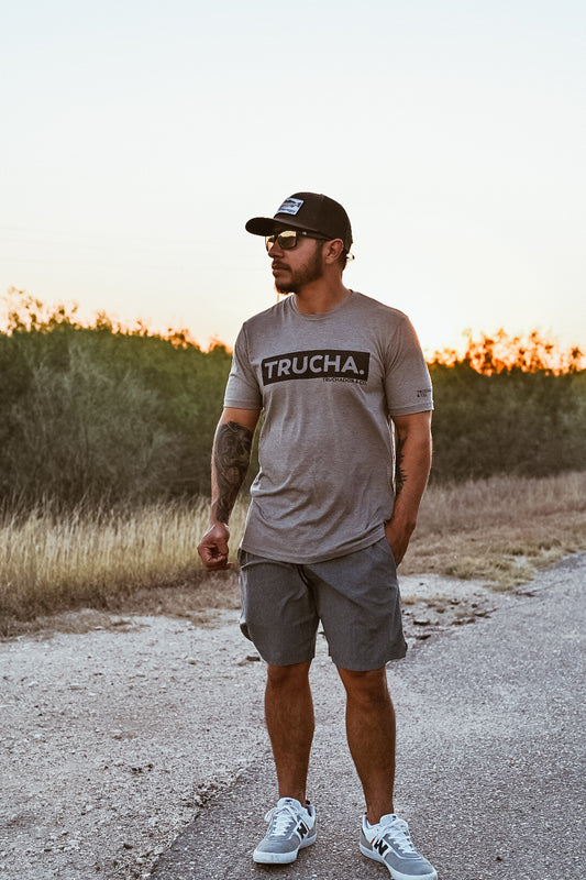 TRUCHA. Tee